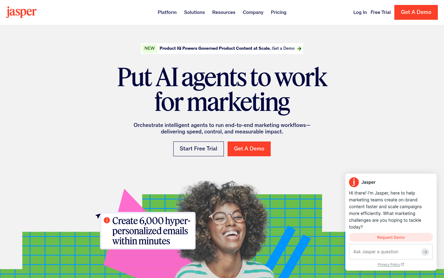 Jasper-Startseite (englische Oberfläche) mit dem Hero-Text „Put AI agents to work for marketing“ und den Buttons Start Free Trial und Get A Demo