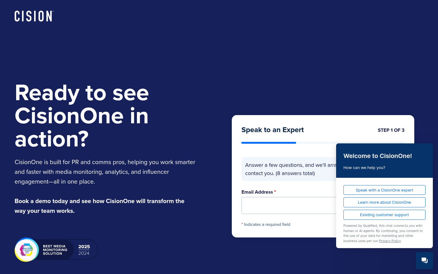 Formulário de pedido de demo da Cision: fluxo Speak to an Expert em três etapas, sem nenhum preço exibido