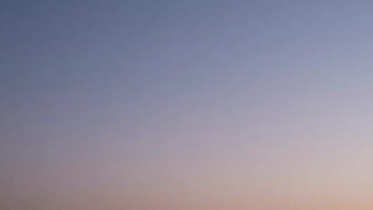 Minimal-Gradient-Desktop-Hintergrundbild, weiches Blau bis Lavendel